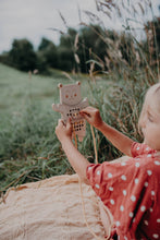 Lade das Bild in den Galerie-Viewer, Teddybär Schnürspielzeug aus Holz - Milin
